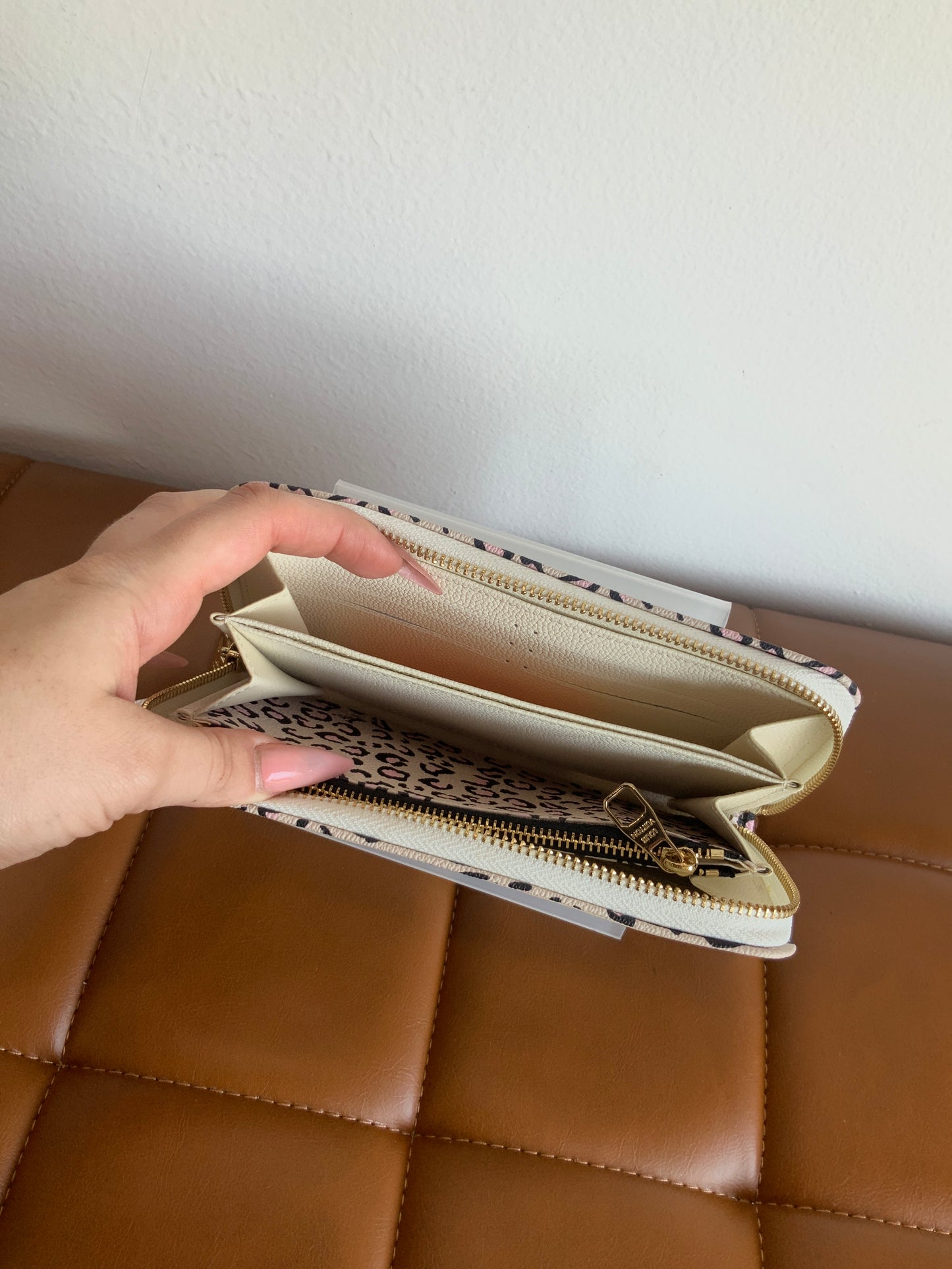 Medium quality luxury wallet