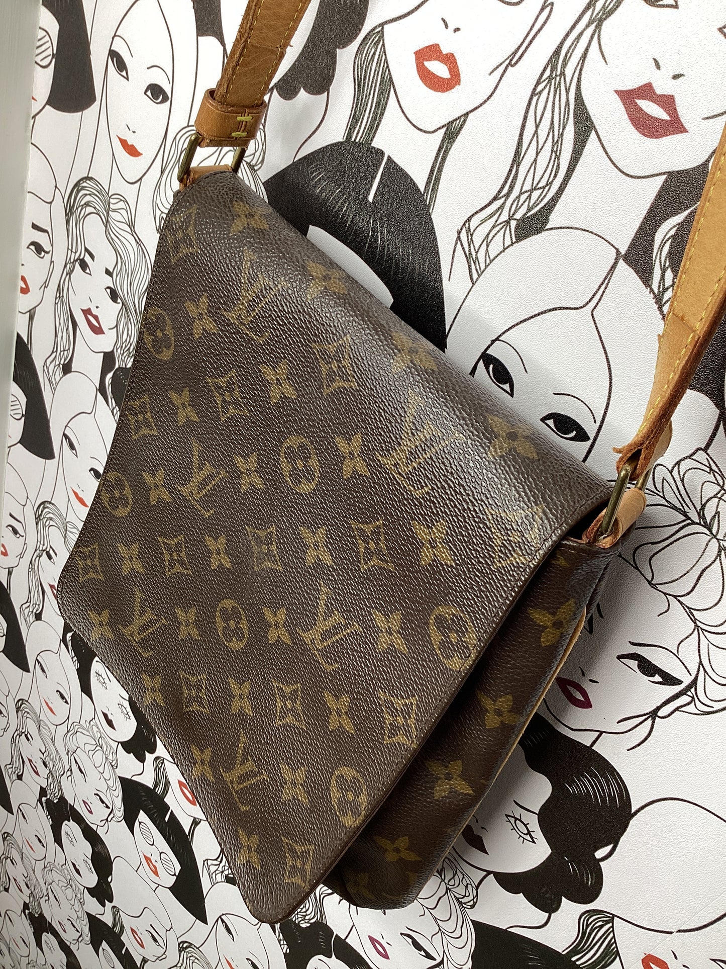 AUTHENTIC Louis Vuitton Luxury Bag