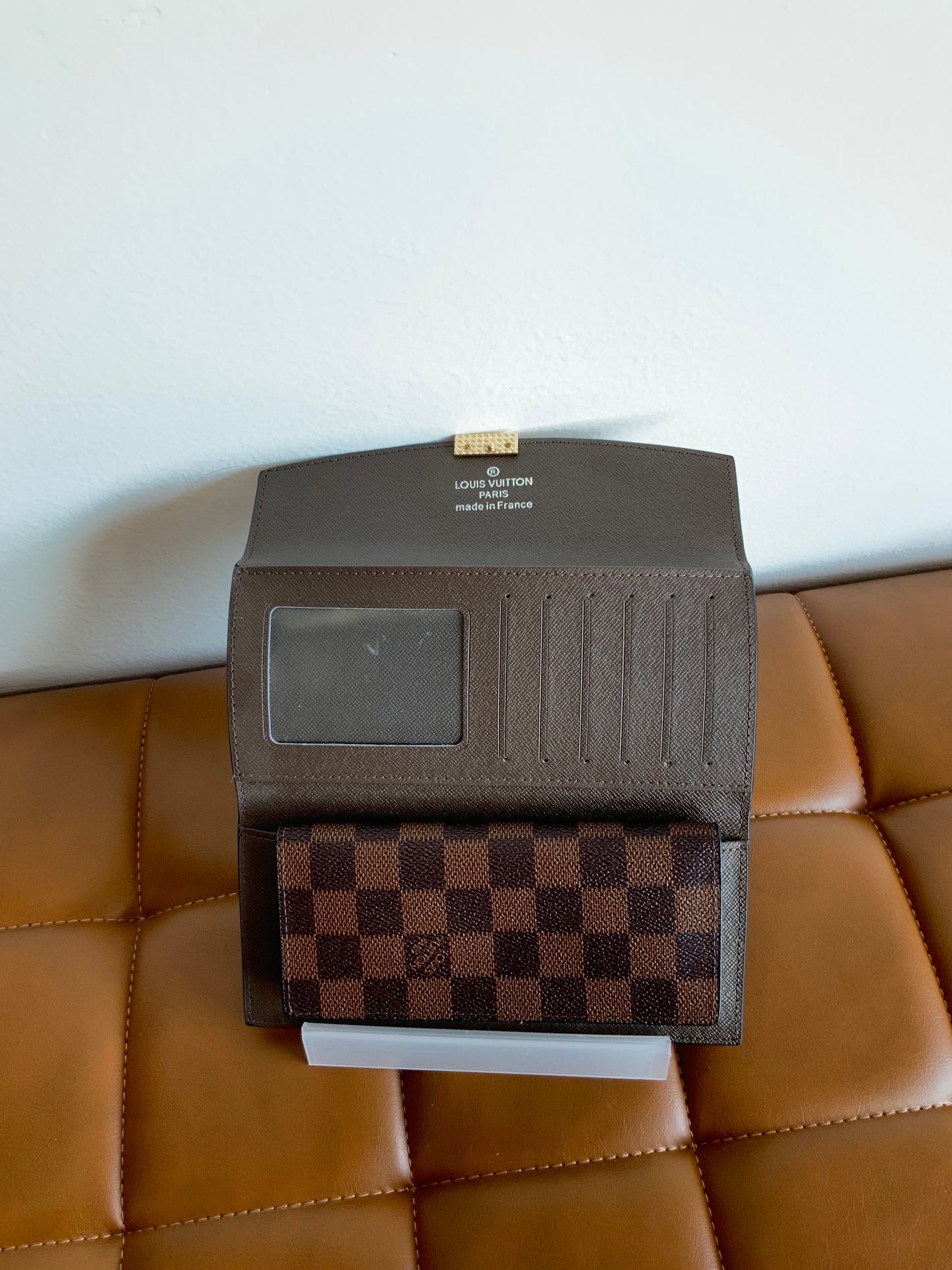Medium quality, luxury wallet
