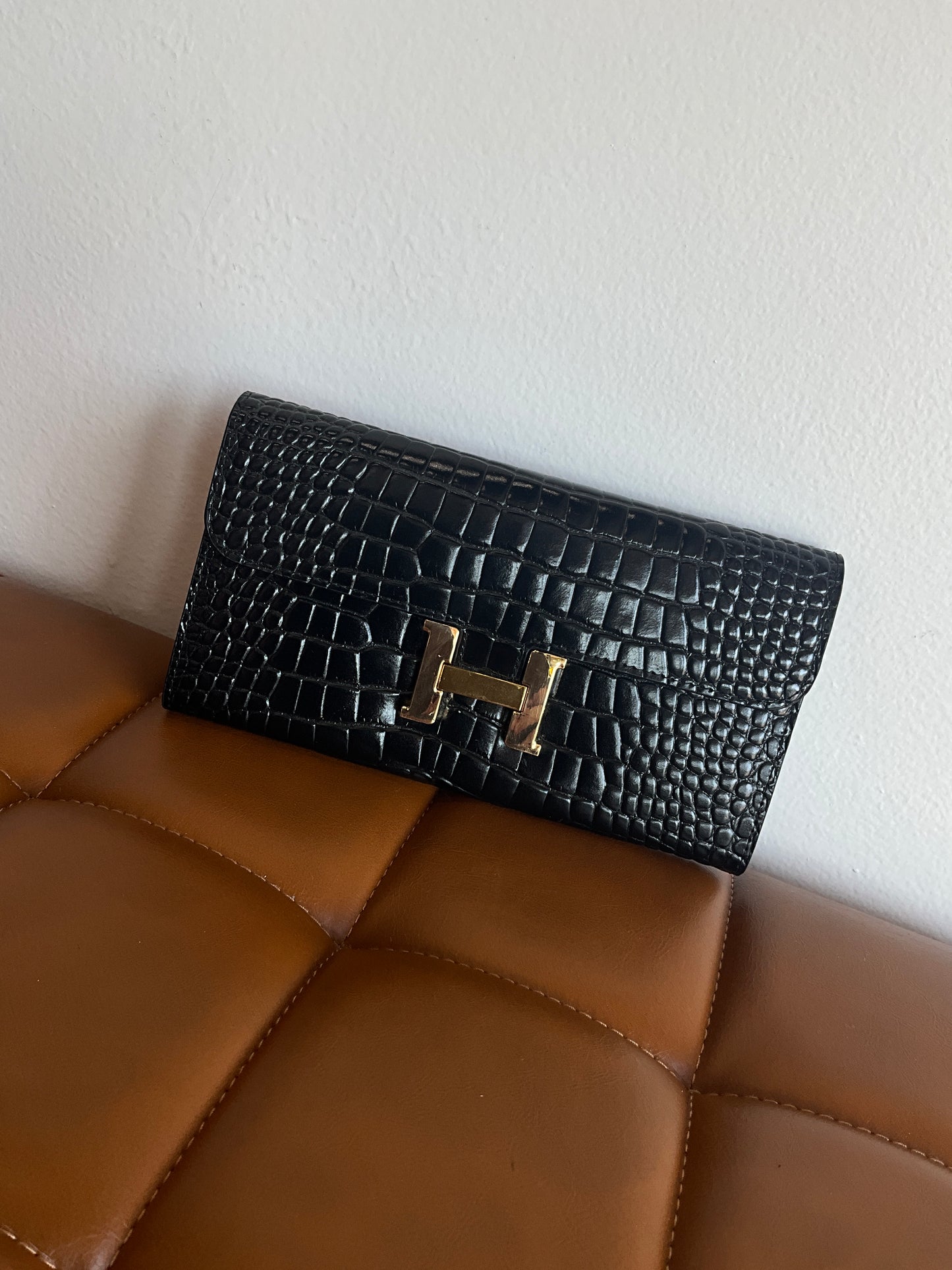 Medium quality, luxury wallet