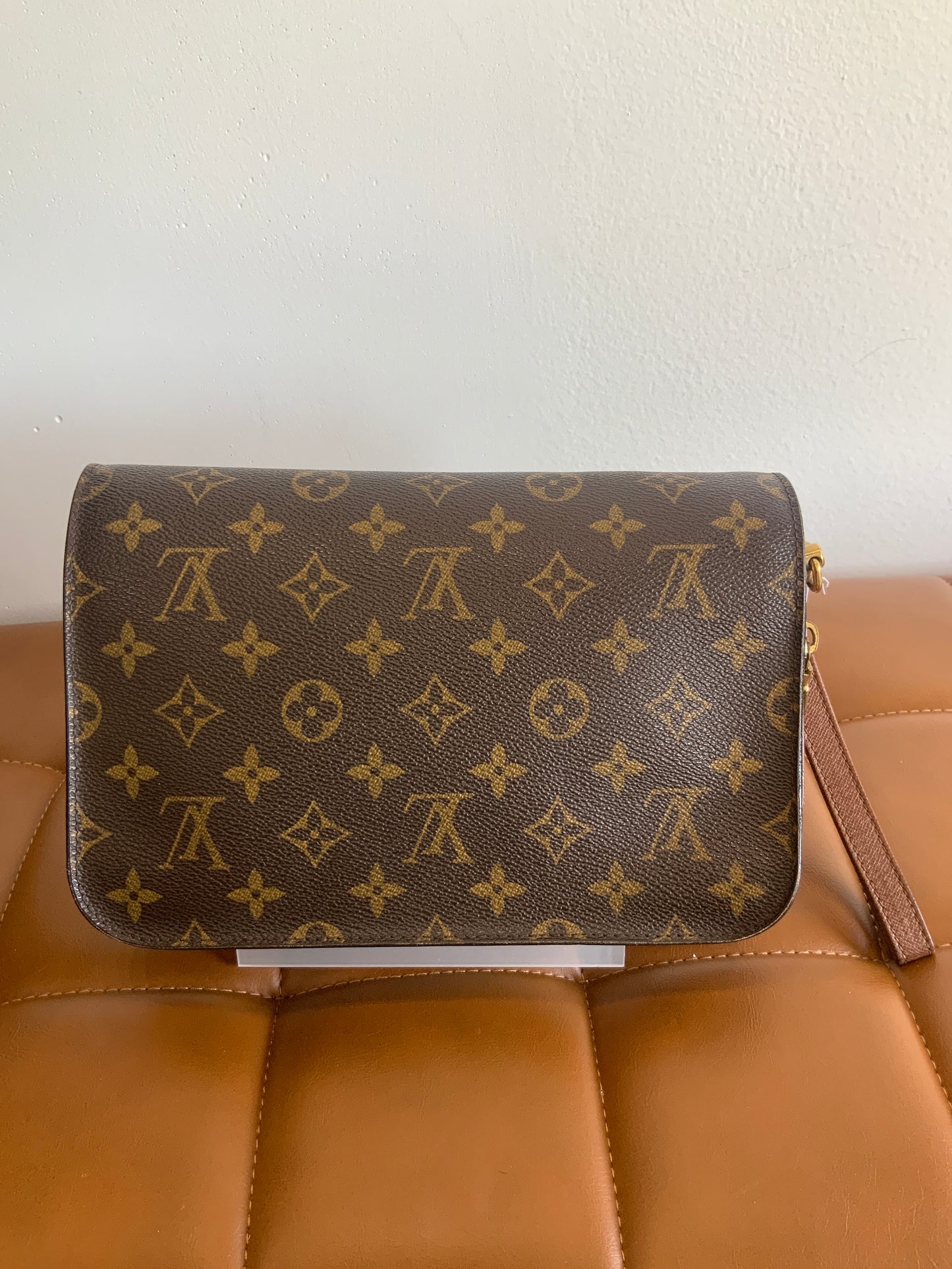 USED Authentic Louis Vuitton clutch