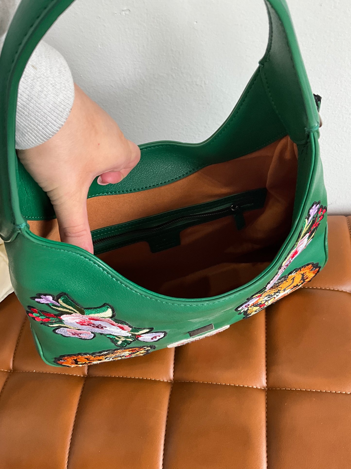 AUTHENTIC LUXURY GUCCI