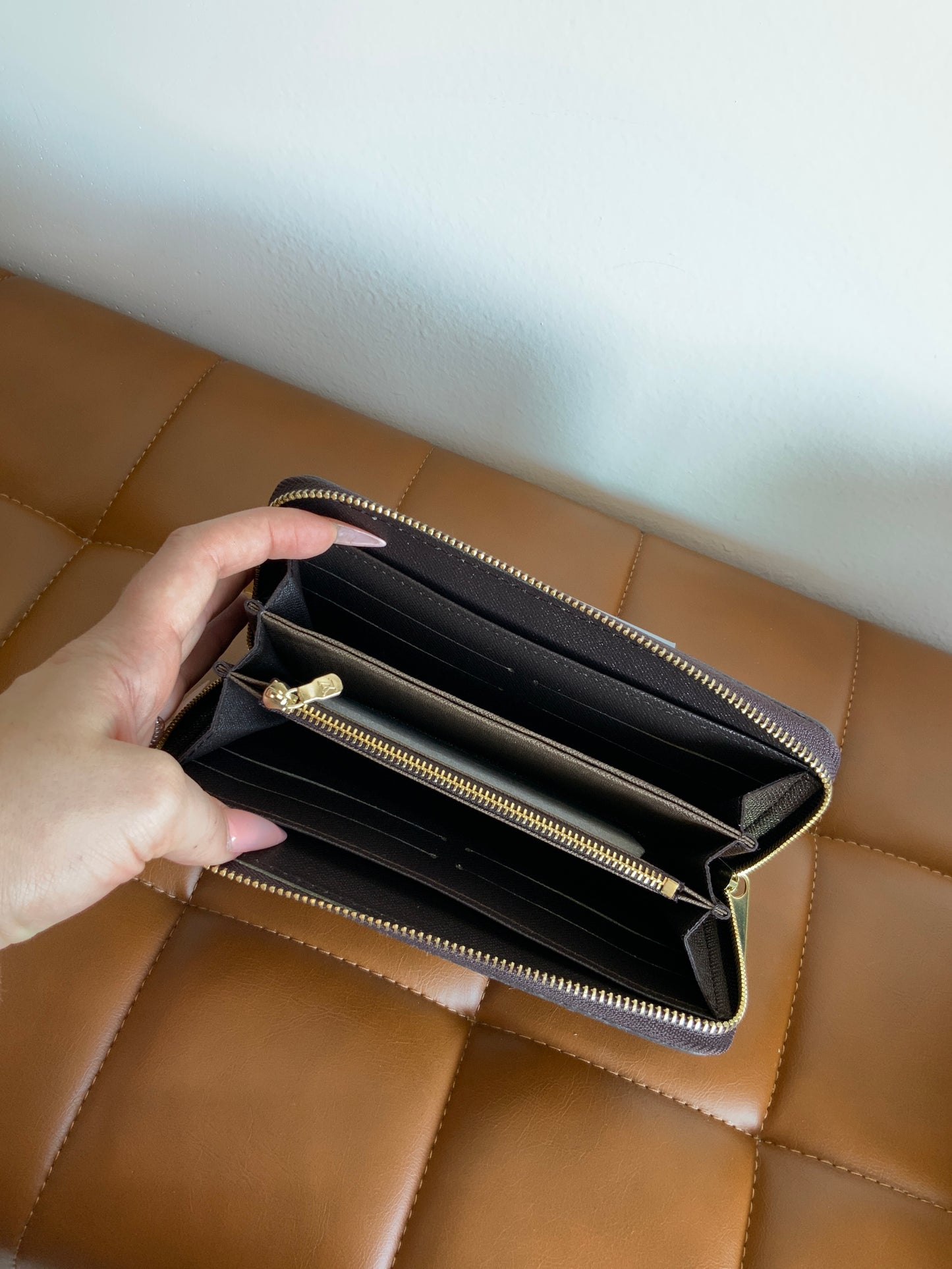 Medium quality, luxury wallet