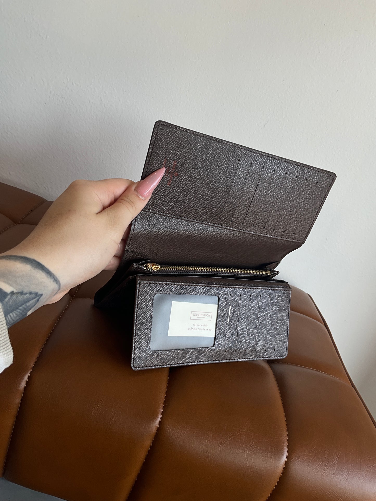 Medium quality, luxury wallet