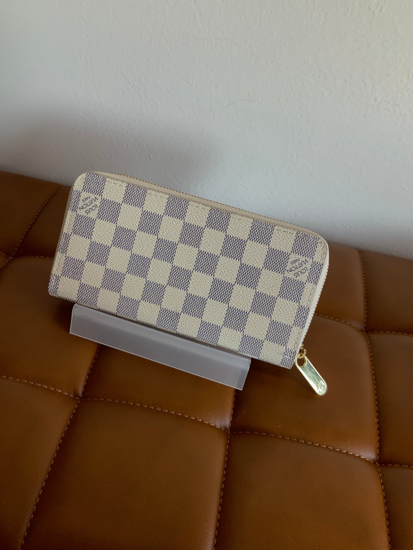 Medium quality, luxury wallet