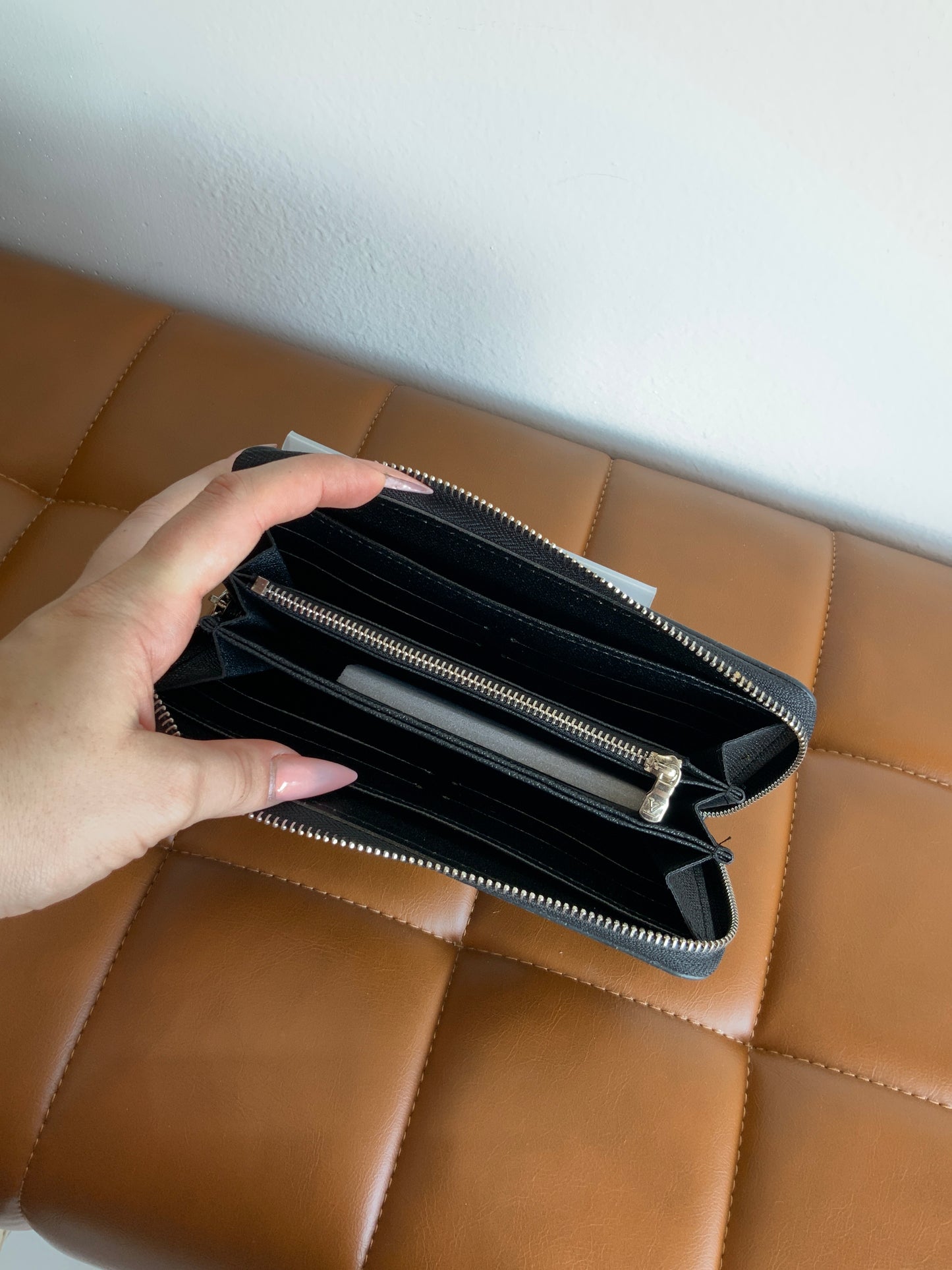 Medium quality, luxury wallet