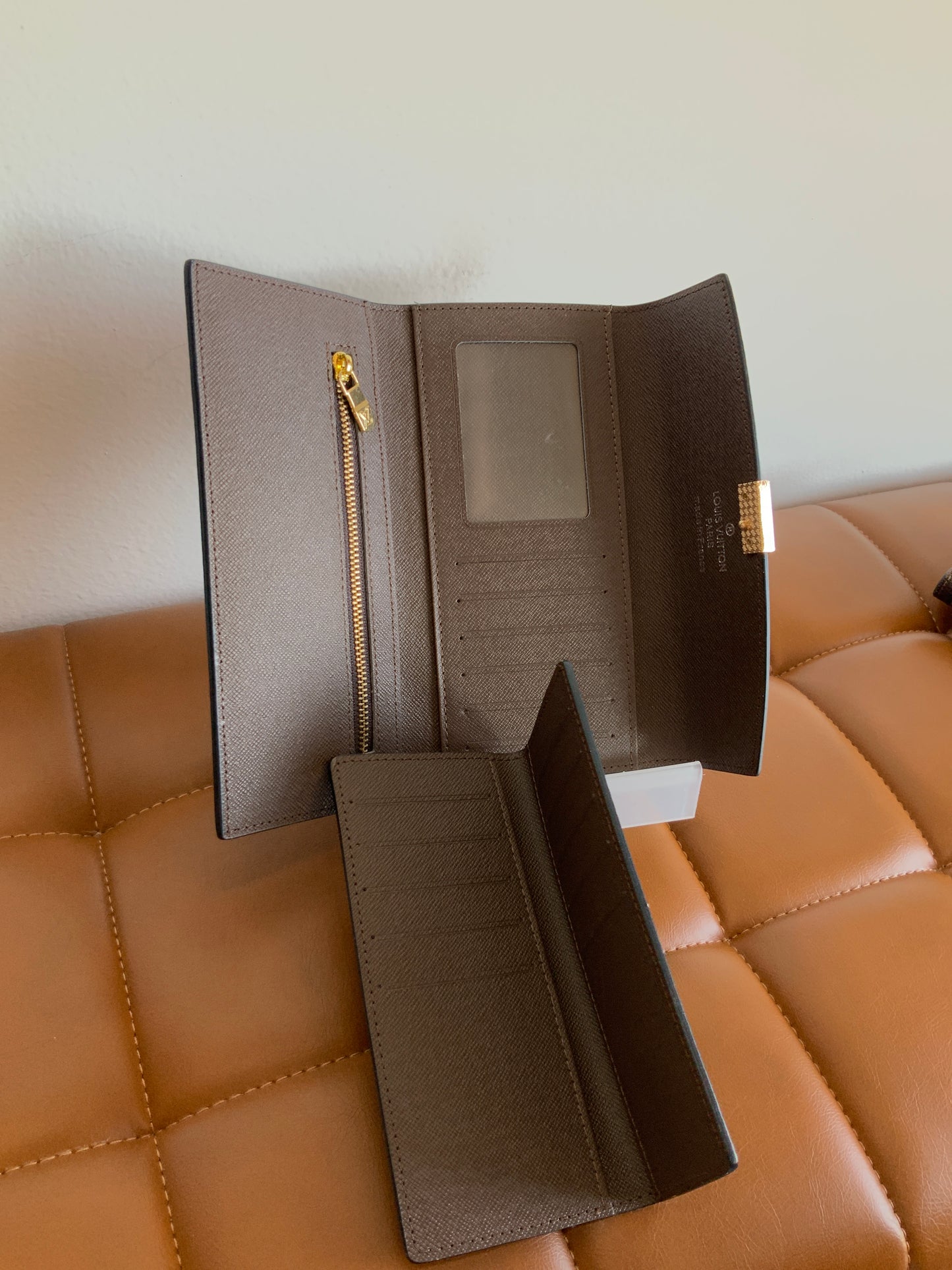 Medium quality, luxury wallet