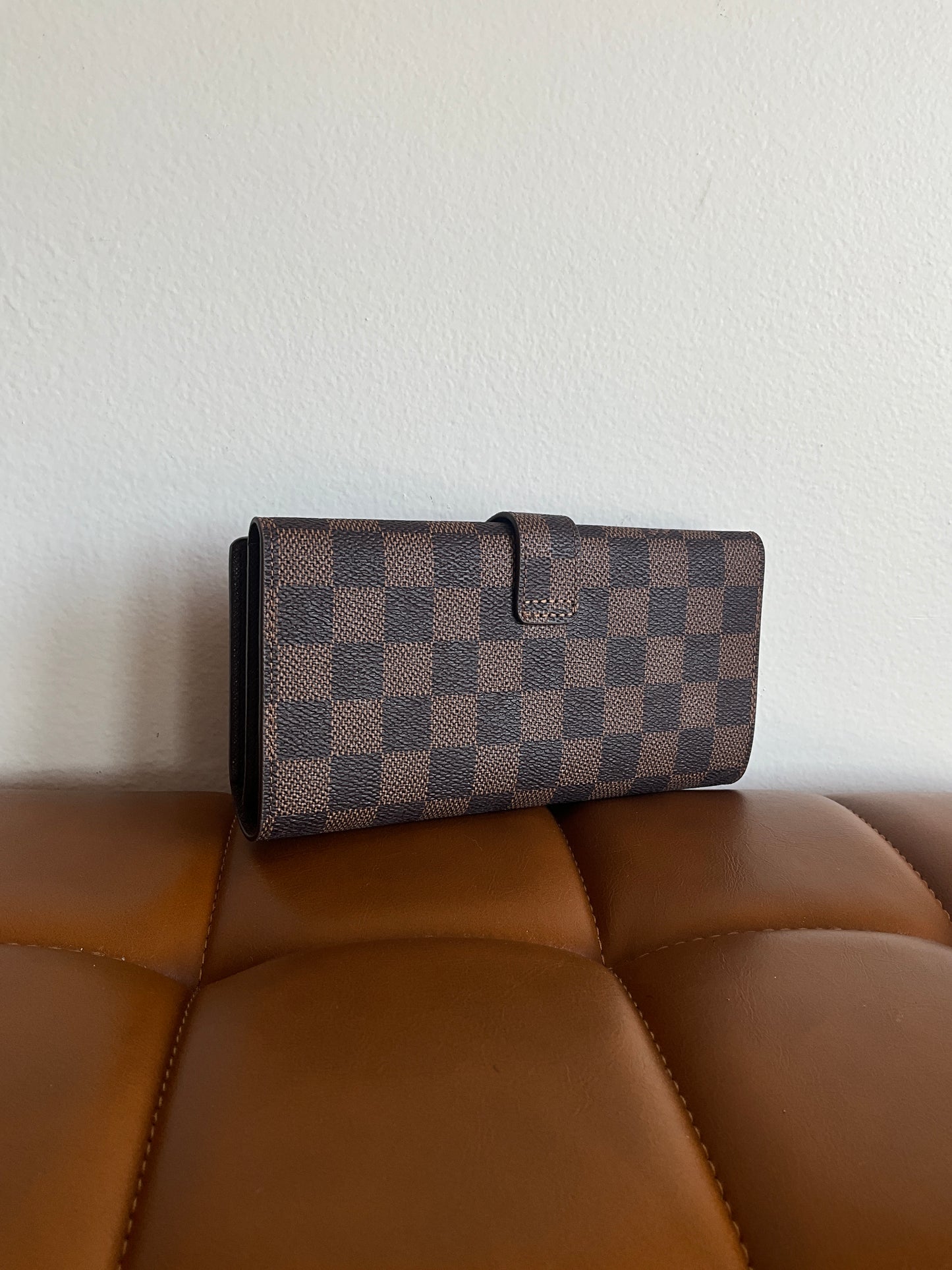 Medium quality, luxury wallet