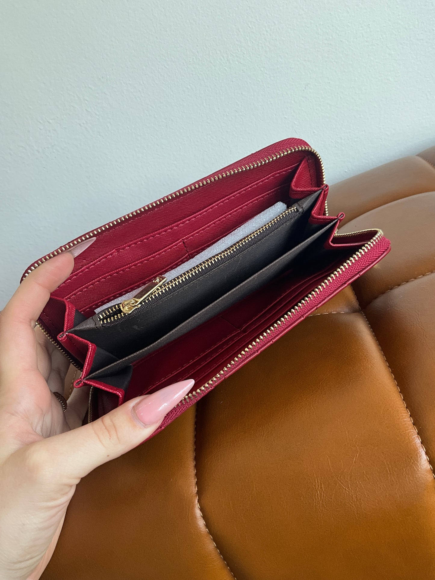 Medium quality, luxury wallet