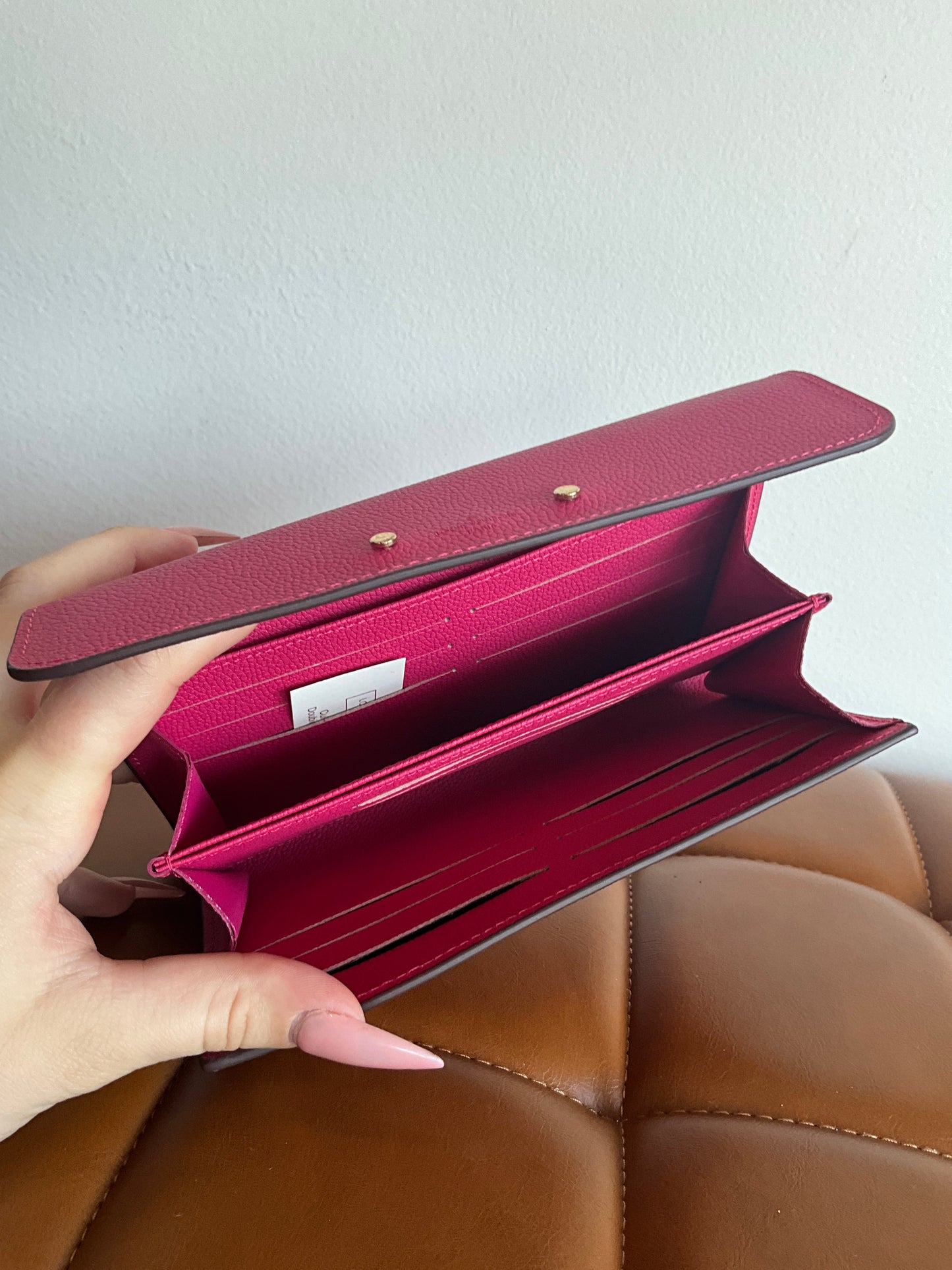 Medium quality, luxury wallet