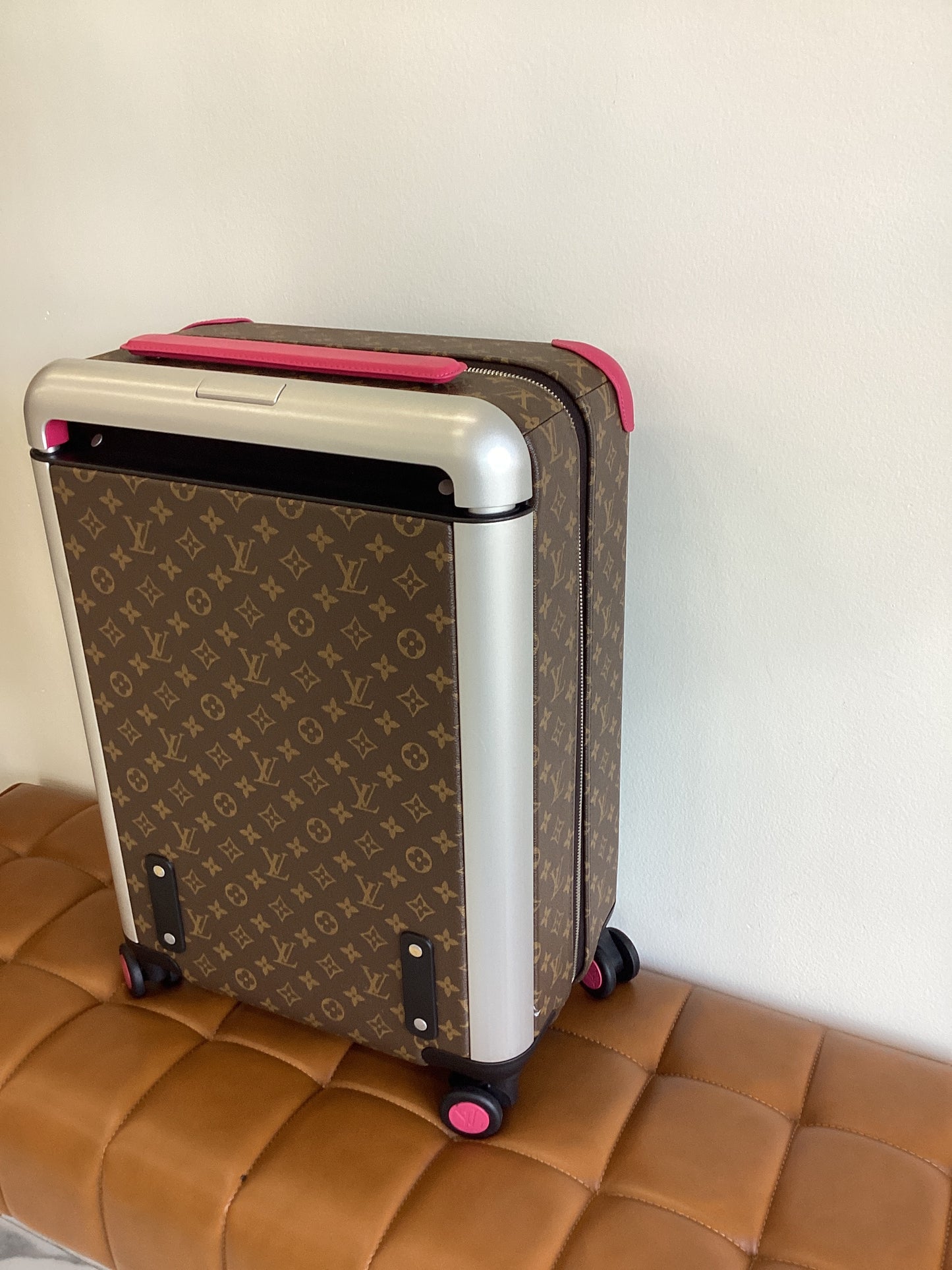 LUXURY LUGGAGE
