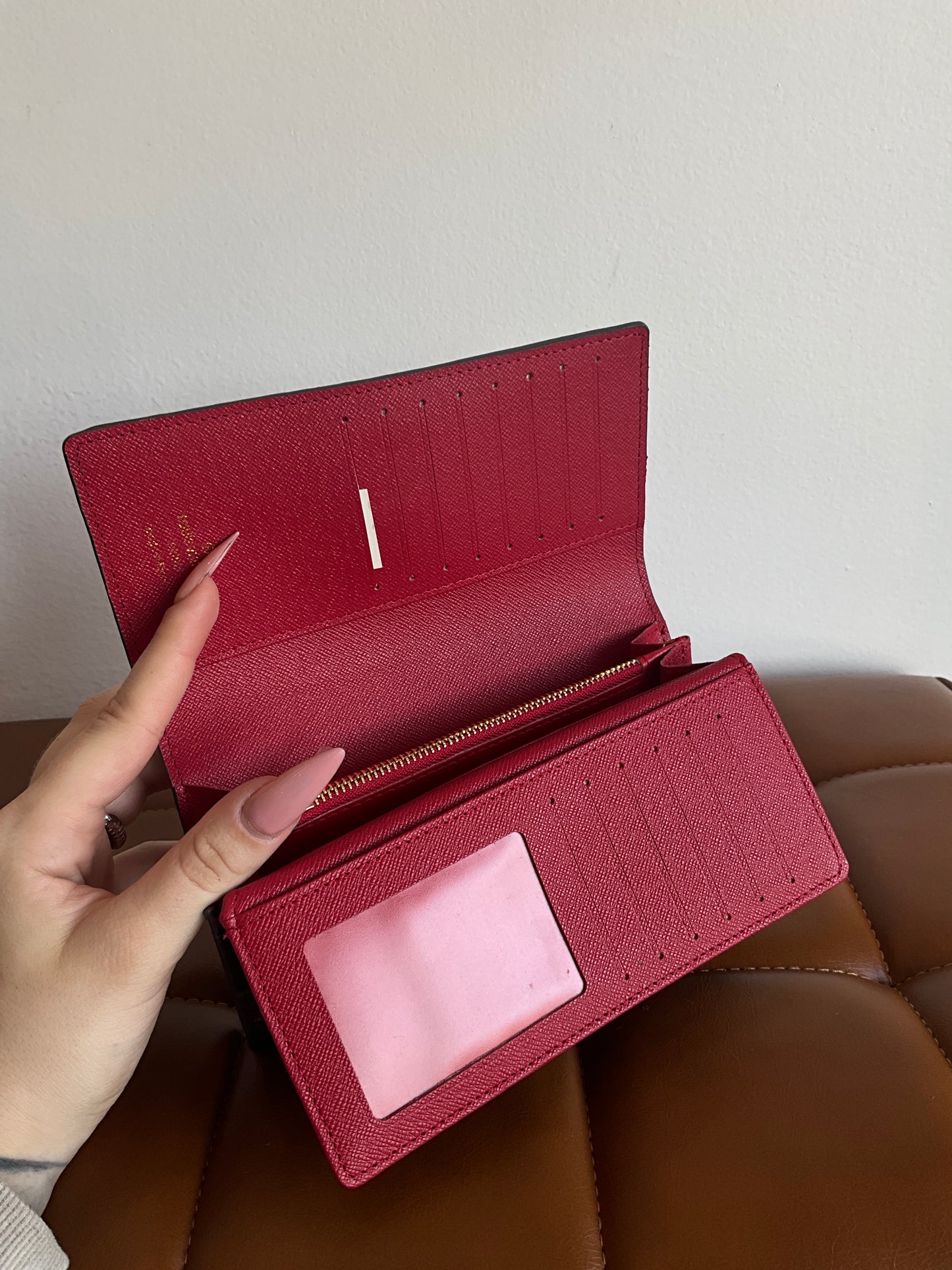 Medium quality, luxury wallet