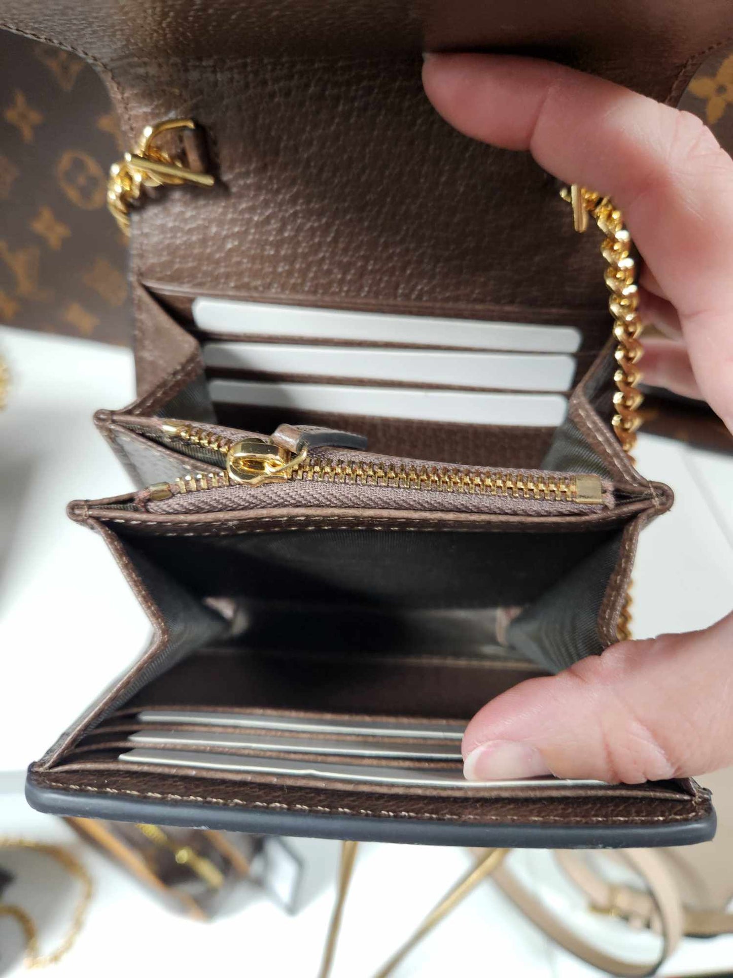 G.G Mini Wallet on Chain