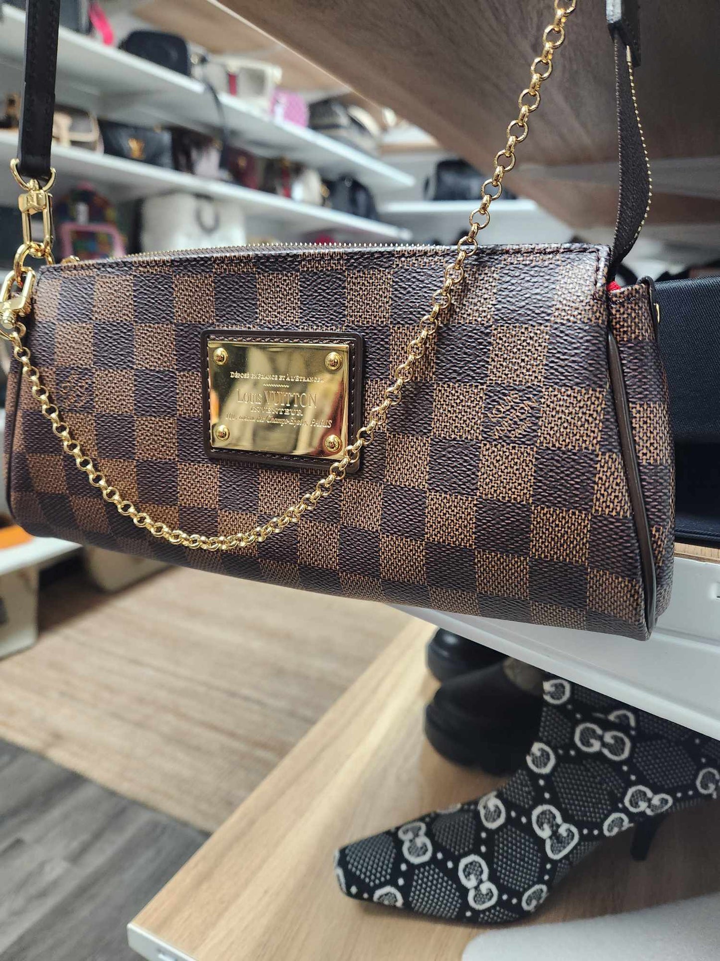 LV Clutch