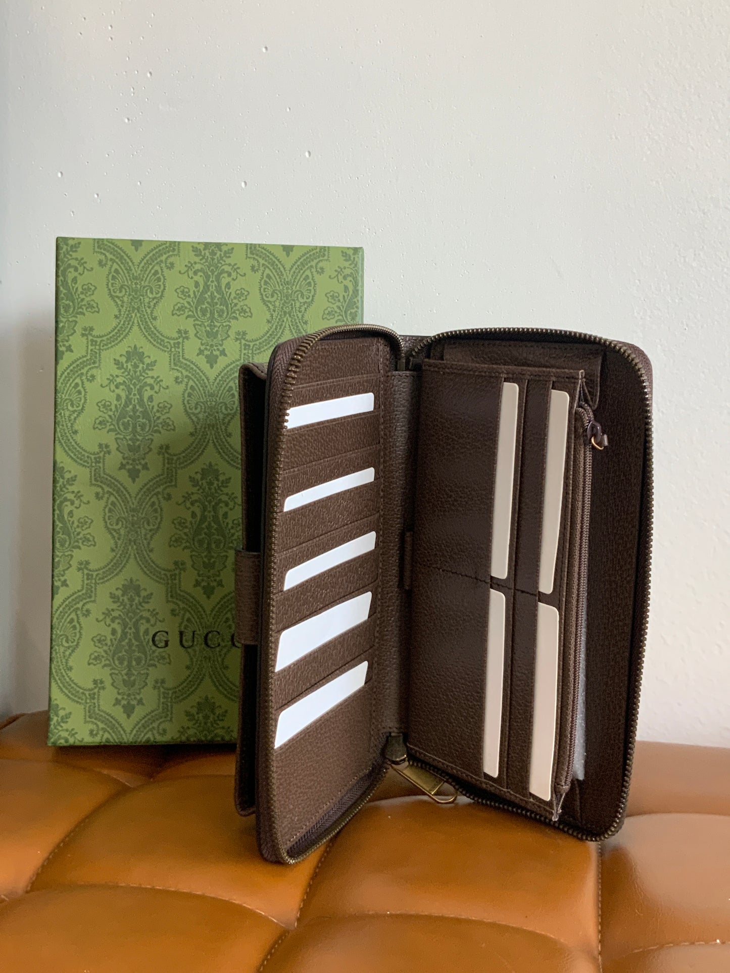 Luxury wristlet