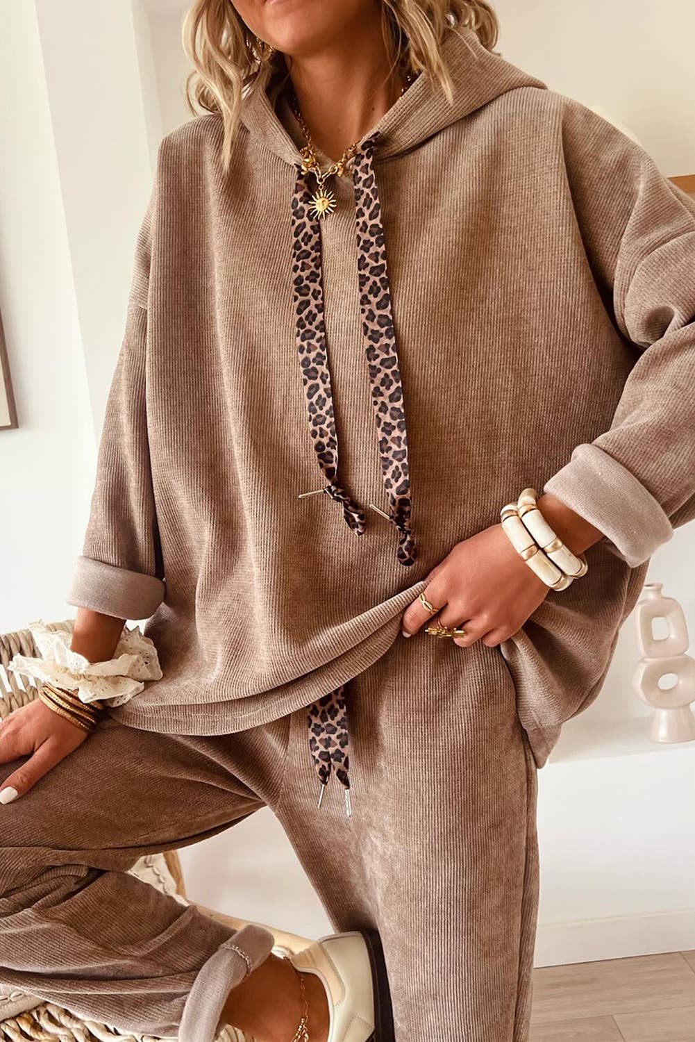 Drawstring Pullover Hoodie and High Waist Pants Corduroy Set: Leopard parchment / Missy / L