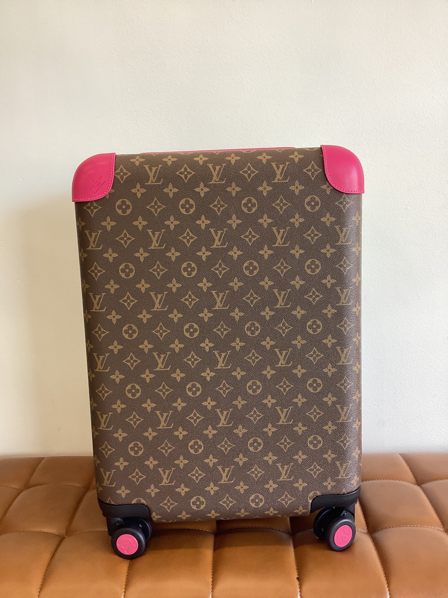 LUXURY LUGGAGE