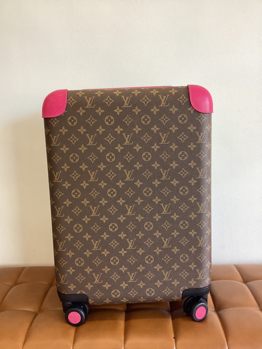 LUXURY LUGGAGE