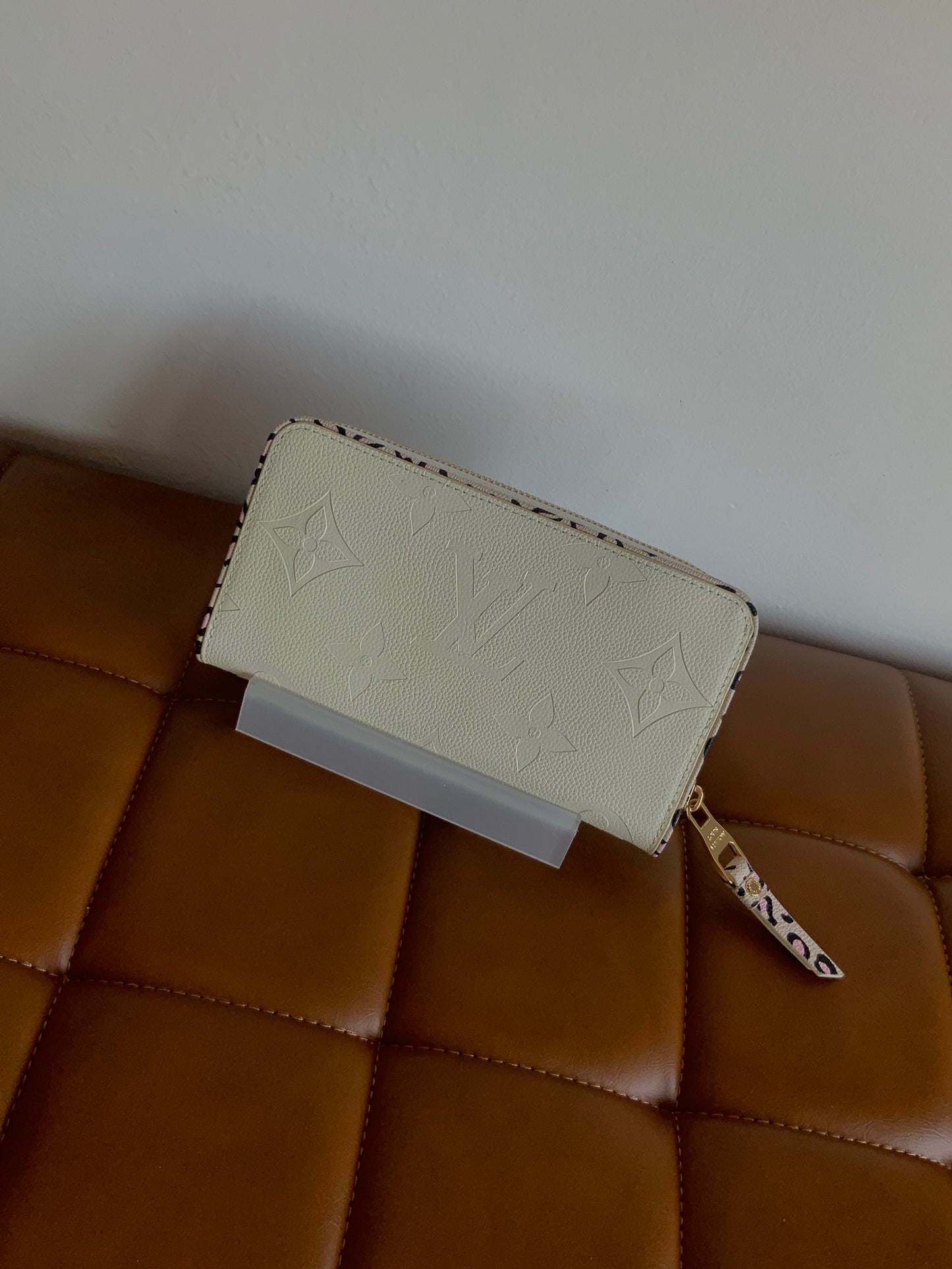 Medium quality luxury wallet