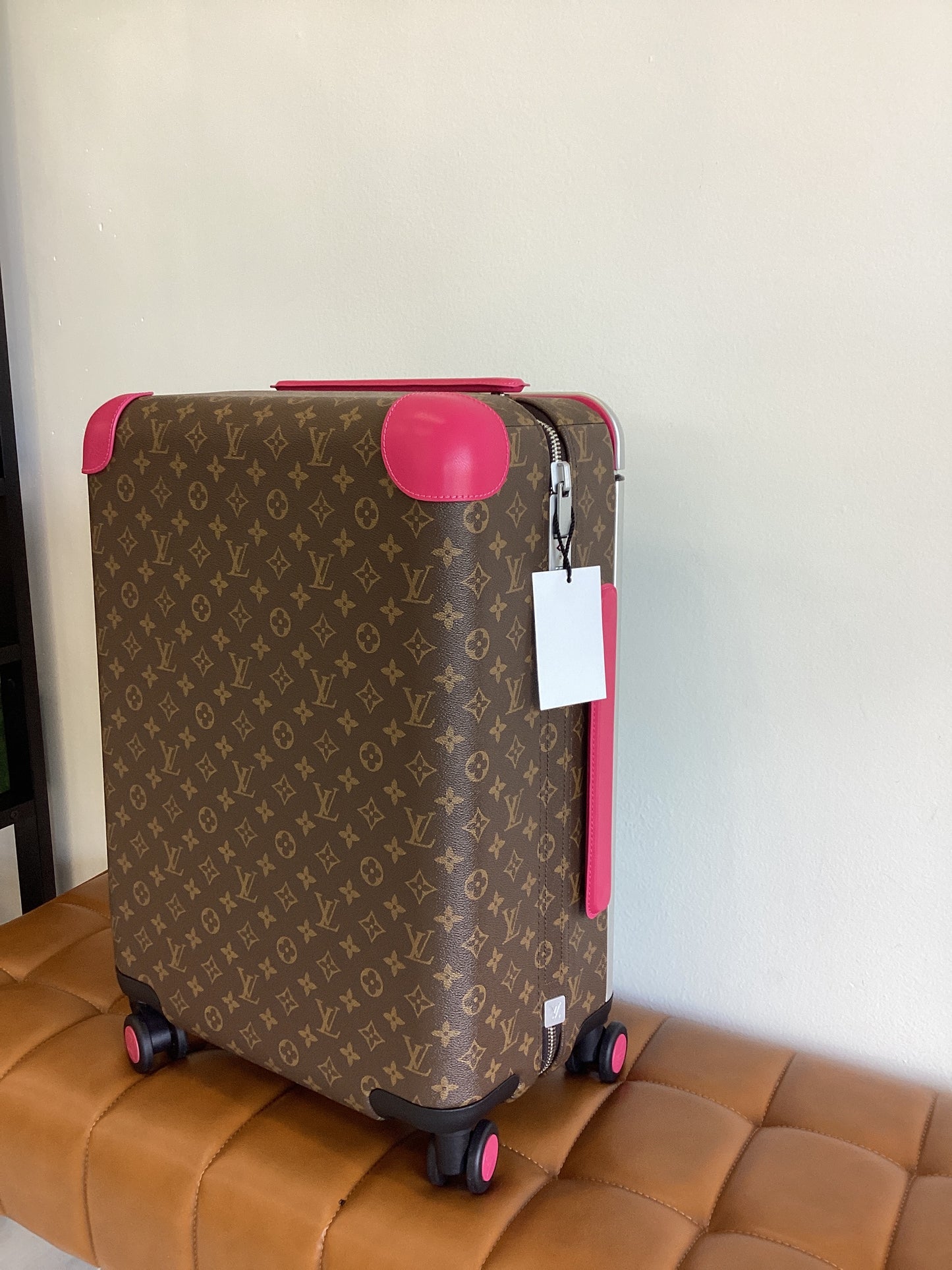 LUXURY LUGGAGE